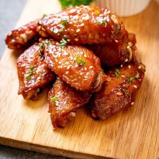 Alitas De Pollo Con Arroz