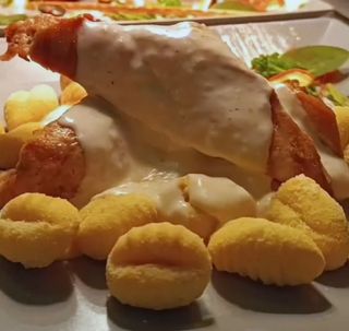 Piletina u sosu od belog luka