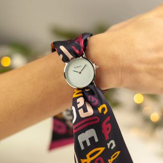 მაჯის საათი - ანბანი  - აბრეშუმი - ვერცხლისფერი - Bluetabla