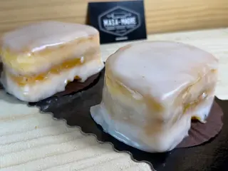 Media Luna De Yema