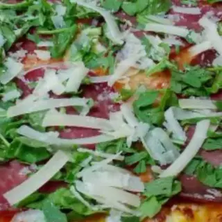 Pizza Bresaola Y Rúcula Family