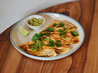 Кесадилья з куркою (220g)