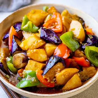 Fried Potato, Green Pepper And Egg Plant With Garlic