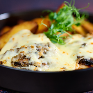 Steak de Porc cu Ciuperci si Cascaval + Cartofi cu Rozmarin