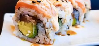 P23 Uramaki salmone alla fiamma croccante