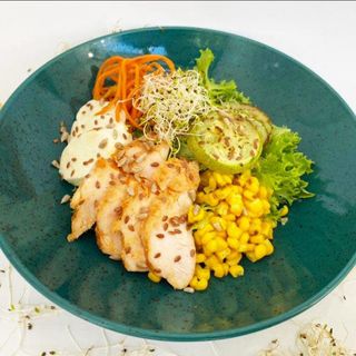 Салат з індичкою, м’якою Моцарелою та кабачком (200/40г)