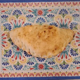 Calzone napoletano mozzarella e prosciutto cotto