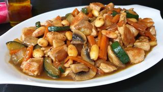 67. Pollo con almendras