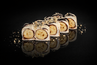 Солодкий рол з бананом