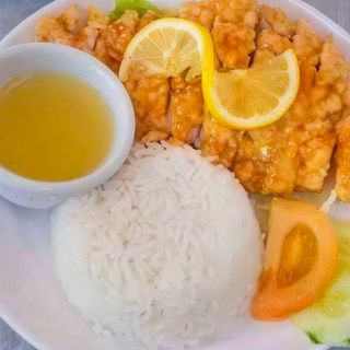 Bol de arroz con  pollo al limon