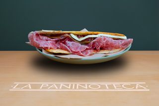 15 Salame, burro e acciughe