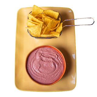 Hummus di ceci alla barbabietola e Nachos