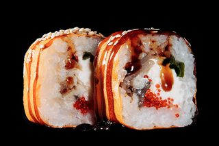 Ніжний рол із вугрем (200г)