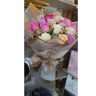 Bouquet Charme Éclectique (Fleurs Importées)