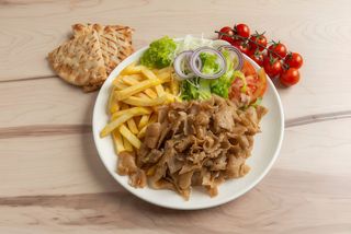 Menú Plato Kebab De Ternera Con Cerveza