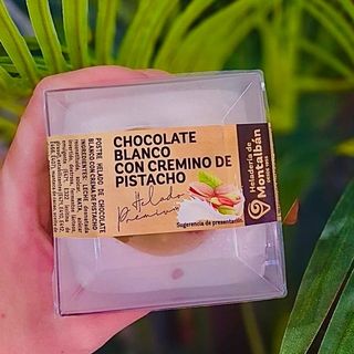 Helado de chocolate blanco con pistacho