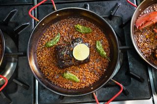 Arroz de costilla glaseada con BBQ de la casa ( 1 persona )