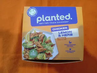 Pollo Preparazione Alimentare Vegetale Marinata A Base  Proteine Di Piselli