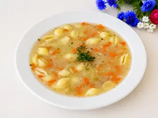 Grochowa z makaronem