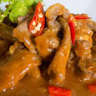 Ternera Al Curry Rojo