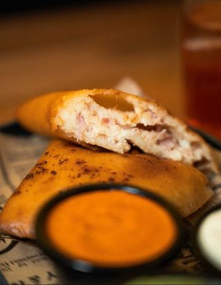 Empanada de Jamon y Queso