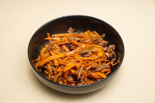 Junetina sa šargarepom u soja sosu