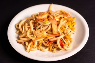 44. Udon con frutti di mare
