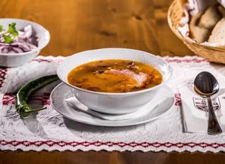 Ciorba de fasole cu afumatura