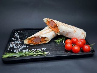 Хот-дог у лаваші з молочною сосискою