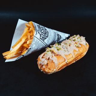 MELTED LEEK LOBSTER ROLL