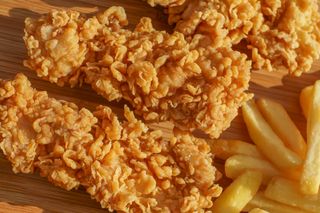 3. polędwiczki z kurczaka z frytkami