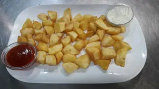 Ración De Patatas Bravas