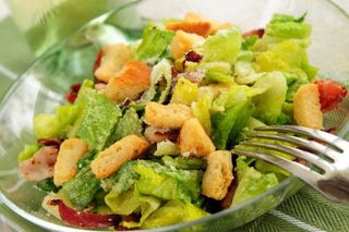 Salata sa pohovanom piletinom