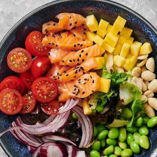 Ensalada Thai Con Salmón