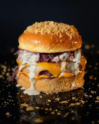 La Hostia "Primer Premio Local Champions Burger 2025"