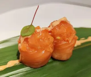 Black gio salmone