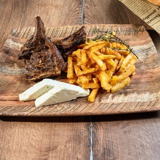 Meniu cotlet de berbecuț