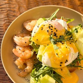ბენედიქტი კრევეტებით Benedict with shrimp