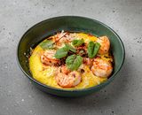 Creveți cu cremă de porumb și bacon