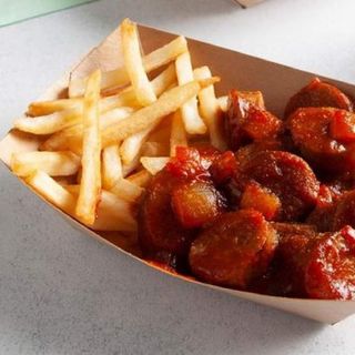 Wurstel al curry e Patate fritte