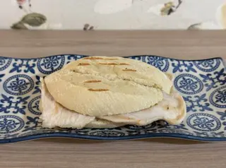 Montadito de pollo piripiri