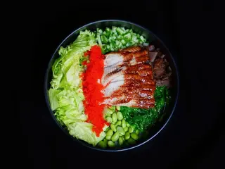 Bowl z węgorzem (420g)