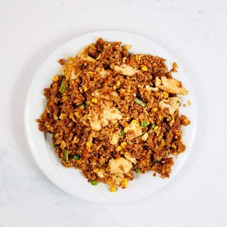 Nasi s piletinom, jajima i povrćem