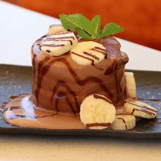 Панкейки под шоколадно-сливочным соусом