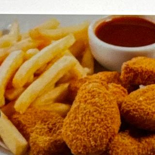 Porção de nuggets de Pescada Crocante c batata frita 