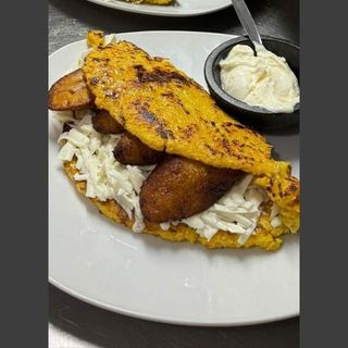 Cachapa Con Tajadas Y Queso