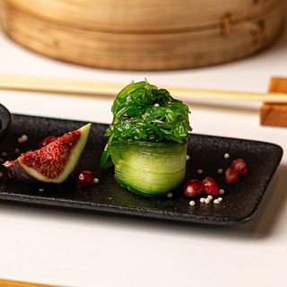 Gunkan goma wakame