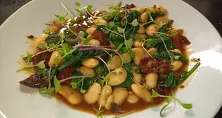 Salteado De Habas Y Espinacas