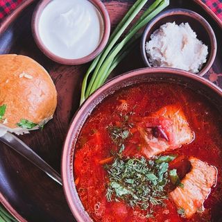 Борщ 350 г /30 г/30г