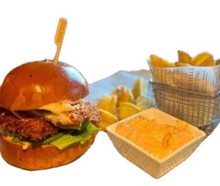 MENIU Burger Crispy + Cartofi prajiti